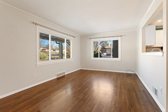 Photo - 1261 E Monroe St