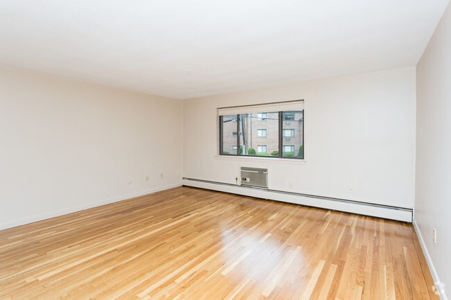 ¡Ventanas panorámicas! - Charlesbank Estates