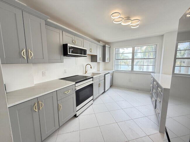 Building Photo - 2801 NE 183rd St Rental