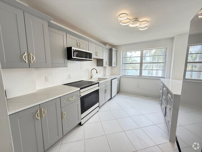 Building Photo - 2801 NE 183rd St Rental