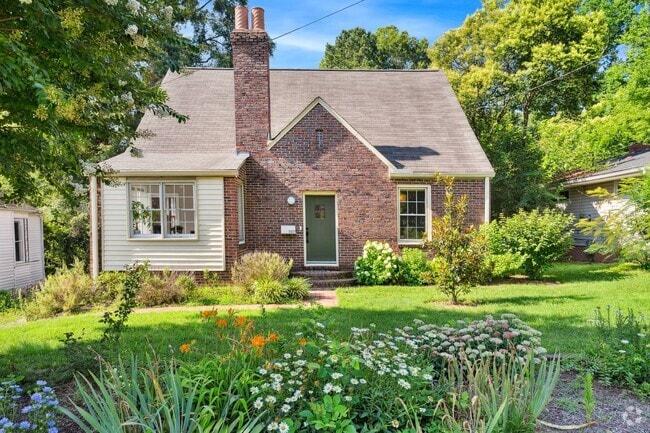 Building Photo - 3bd/2ba Two-Story Home in Durham Only 1 Mi...