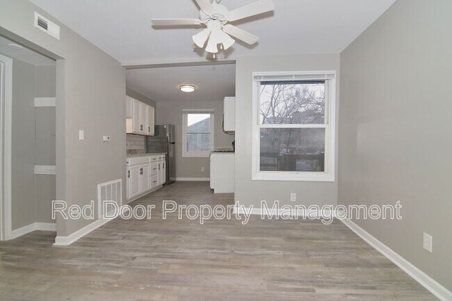 Photo - 1329 E Market St Unidad 6