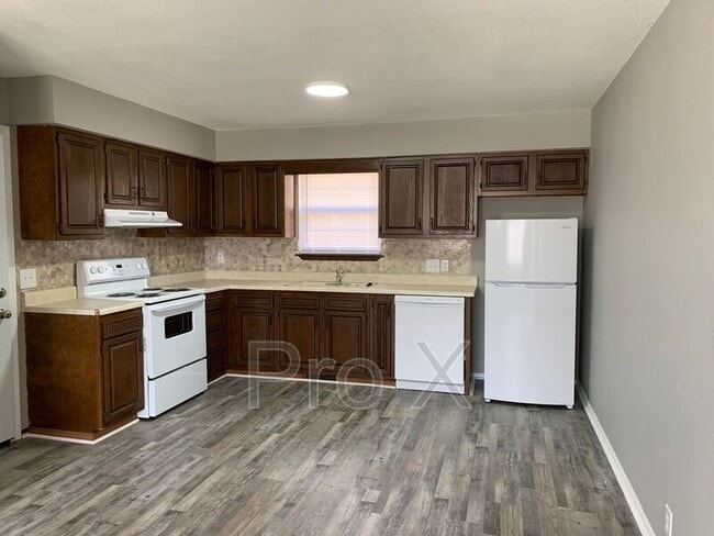 Photo - 3037 W 15th St Unit MO 64801