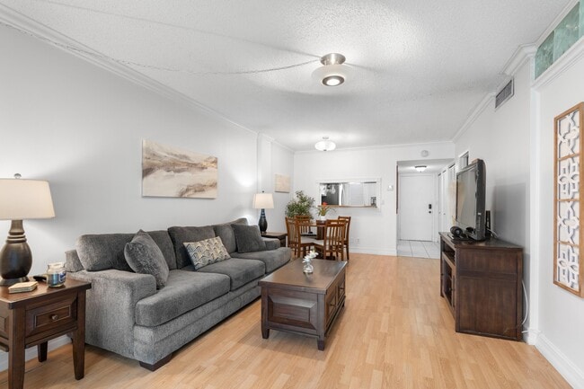 Photo - 5501 NW 2nd Ave Unidad 213