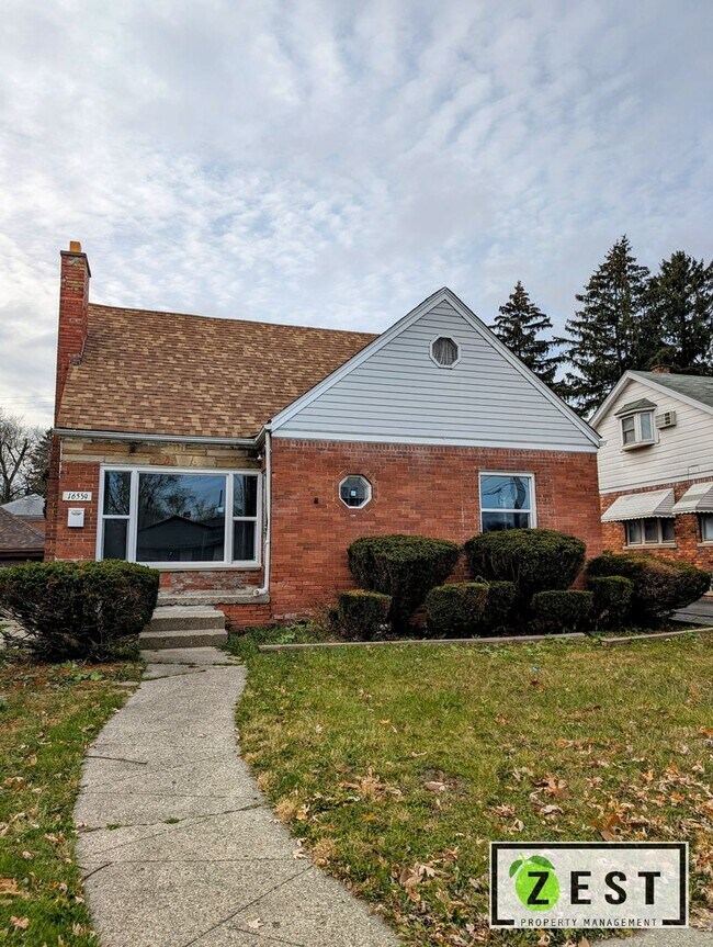 Photo - Charming brick bungalow