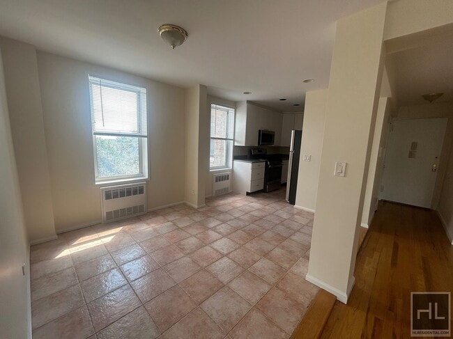Photo - GRAND CENTRAL PARKWAY Unit 6D