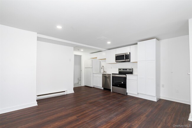 Photo - 2845 NY-9G Unit #4