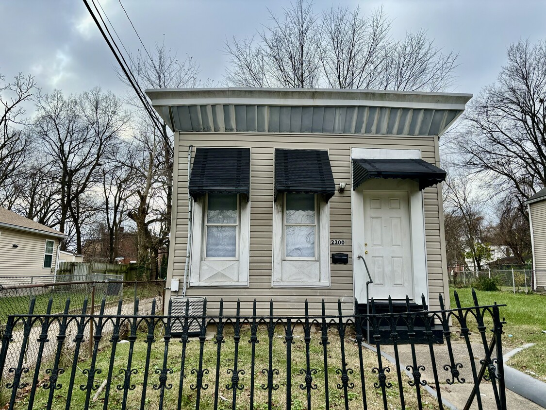 Photo - 2300 W Madison St (Louisville, KY)