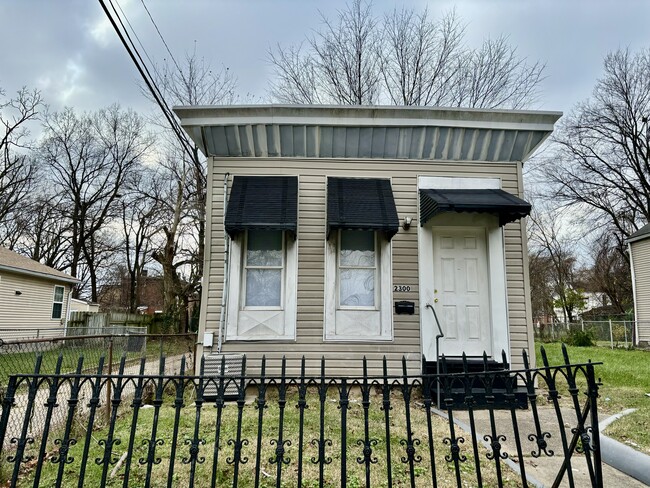 Photo - 2300 W Madison St House