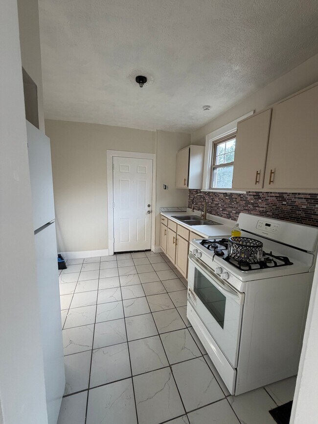 Photo - 1535 Section Rd Unit Apt 1