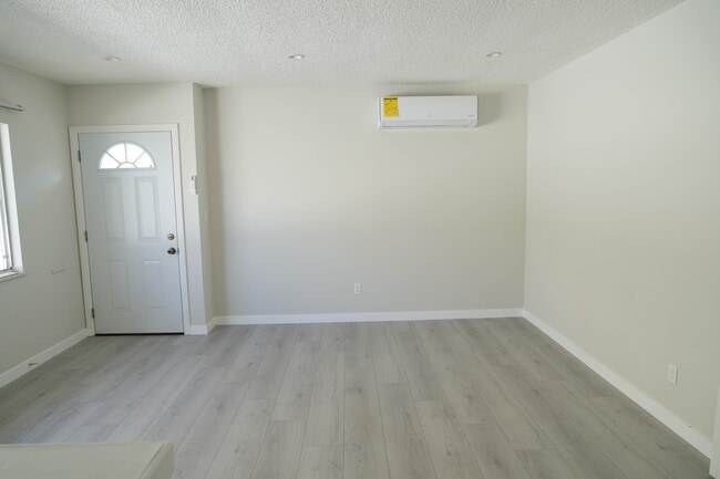 Photo - 141 Marguerita Ave Unit A