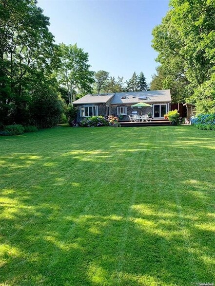 6 Lynn Ct