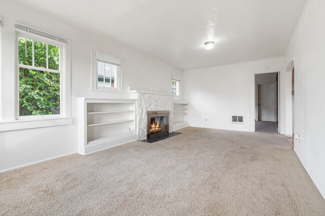 Photo - 482 NE Adams Ave