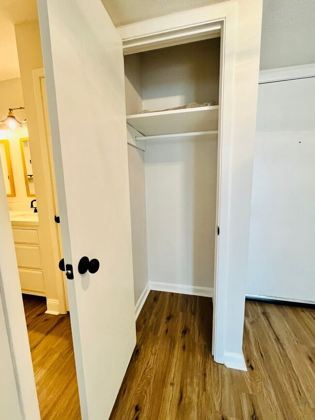 1935 Gardiner Ln Condo Unit F92 Condo for Rent in Louisville, KY