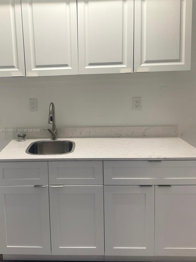 Building Photo - 1844 Taft St Unit 4