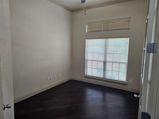 Photo - 4012 Eaton Park Dr