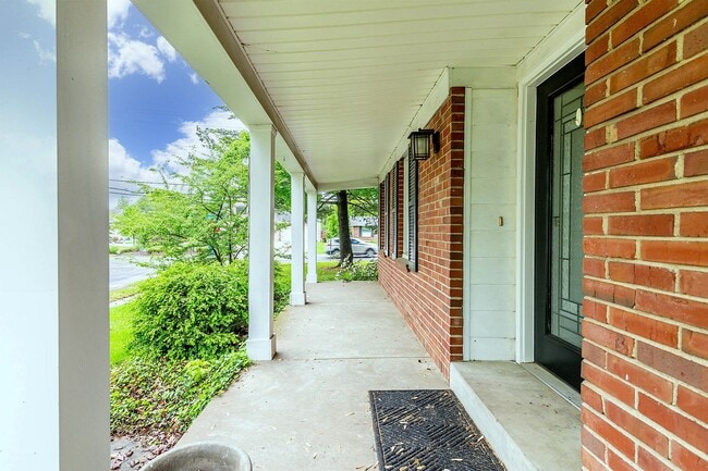 Photo - 3-Bedroom Home in Lindbergh School District Near Mercy St. Anthonys Hospital – Prime Location!