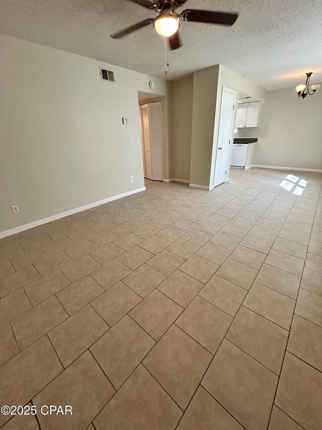 Photo - 3914 E 11th St Unit 201