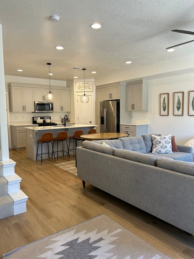 Photo - 832 S American Beech Ln