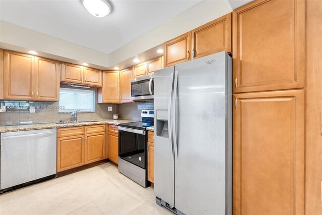 Photo - 9811 N Hollybrook Lake Dr Unit 103