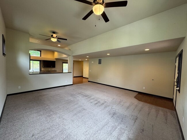 Photo - Gorgeous Mount Vernon Home 3 bedroom 2.5 Bathroom