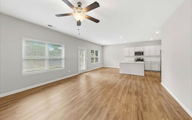 Building Photo - 555 S Fortune Way
