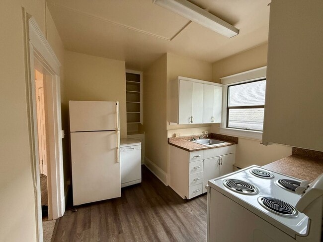 Photo - WESTLING EAST PIKE APARTMENTS Unit 301