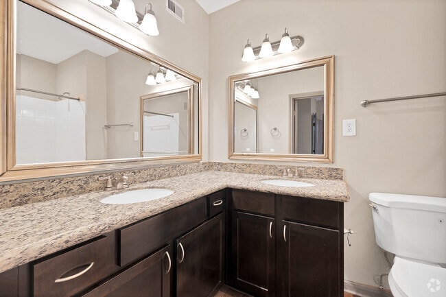 2BR, 2BA - 1,098SF - Primary Bathroom - Hadley Midtown