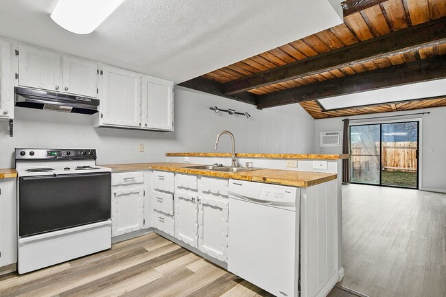 Photo - 2bed, 1.5 bath Duplex with Garage & Fenced Yard!