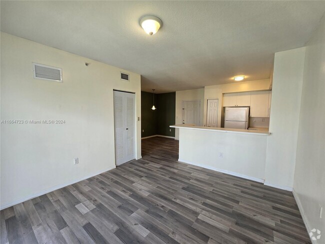 Building Photo - 11060 SW 196th St Unit 413 Rental