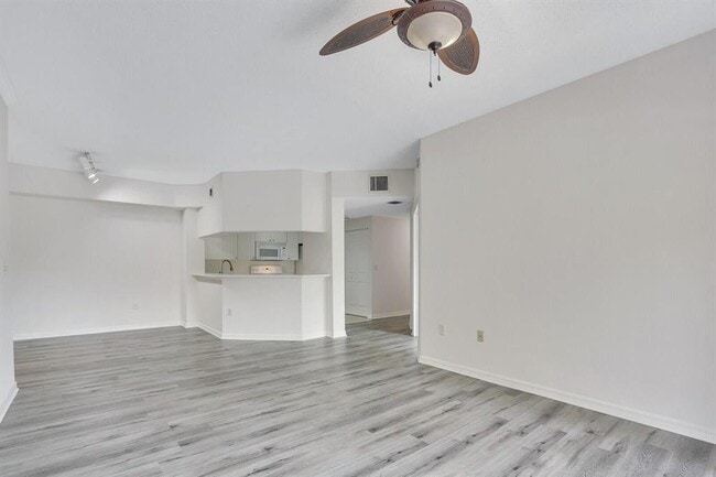 Photo - 2725 Anzio Ct Unit 202