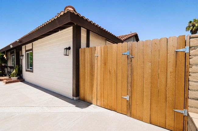 Building Photo - 10637 Sagittarius Dr Unit 2