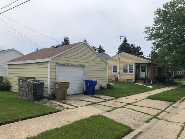 Photo - Charming 3-Bedroom Home Near Kenosha Dream...