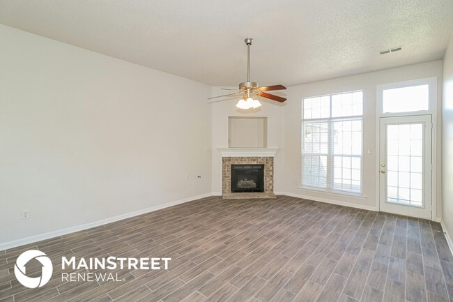 Photo - 5852 Eaton Cove