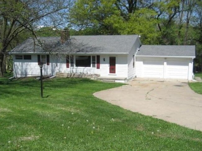 Building Photo - Spacious 4-Bedroom Ranch in District 66 with Walkout Basement & Mother-in-Law Suite