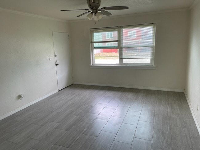 Photo - 616 Riverview Blvd Unit 2