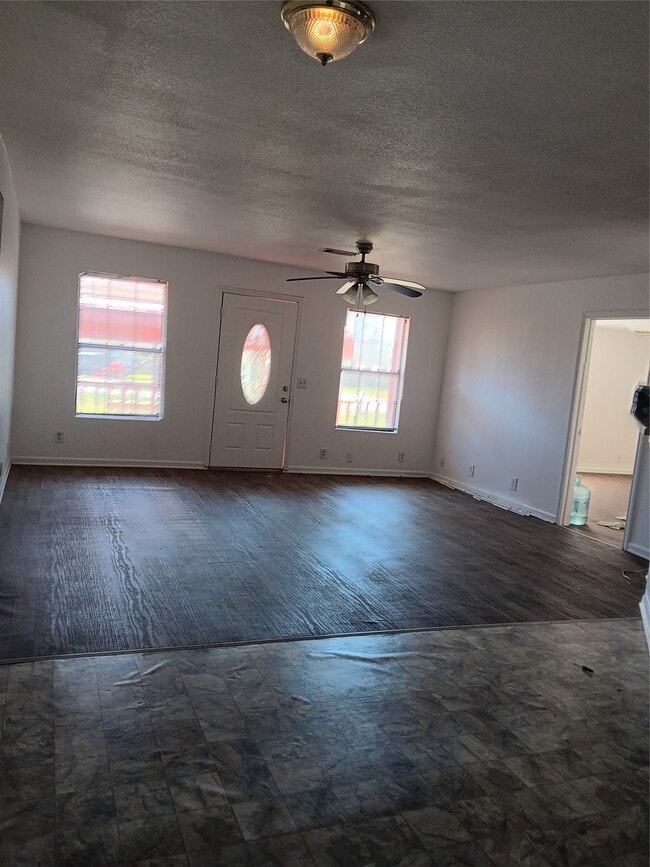 Photo - 21427 North St