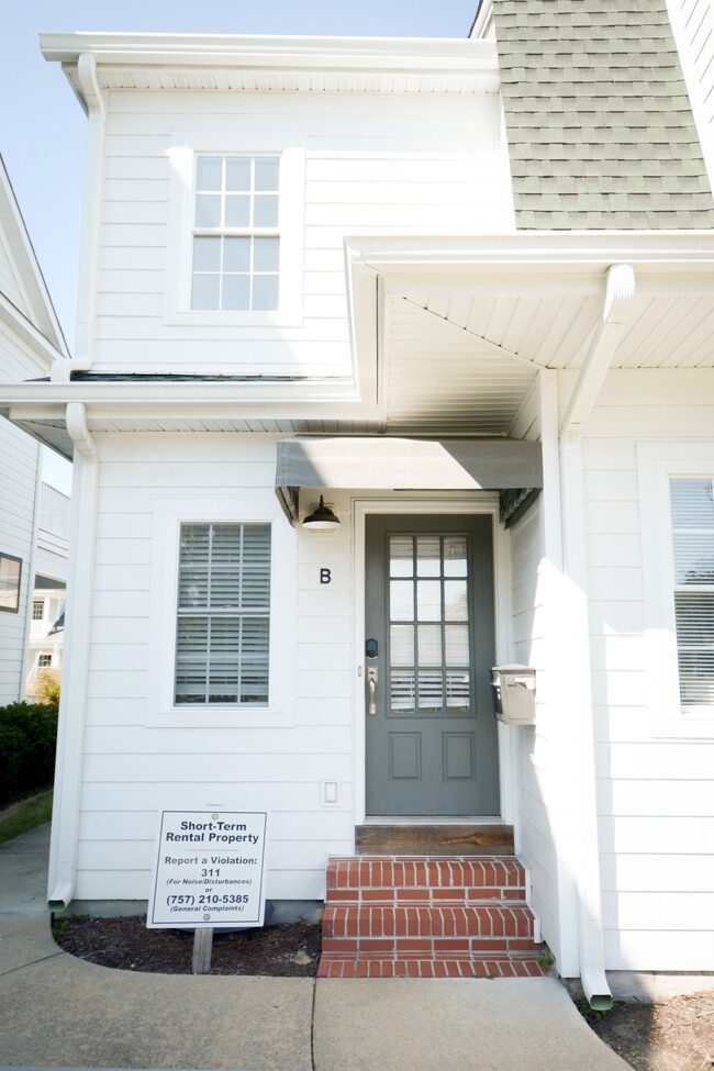 Photo - 501 22nd St Townhome