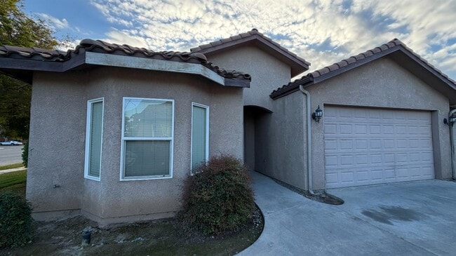 Photo - 4723 W Clinton Ave