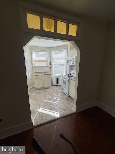 Photo - 0-500 E Johnson St