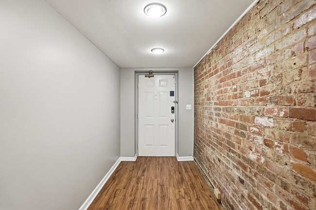 Photo - 1 Bedroom Condo in Uptown Unit 1