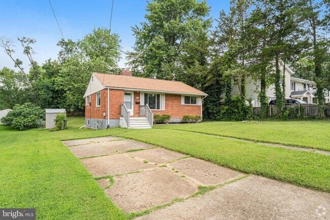 Building Photo - 146 S French St Rental