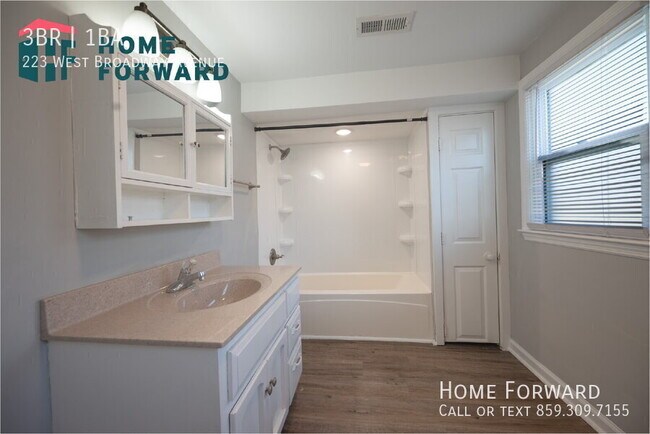 Photo - 223 W Broadway Ave