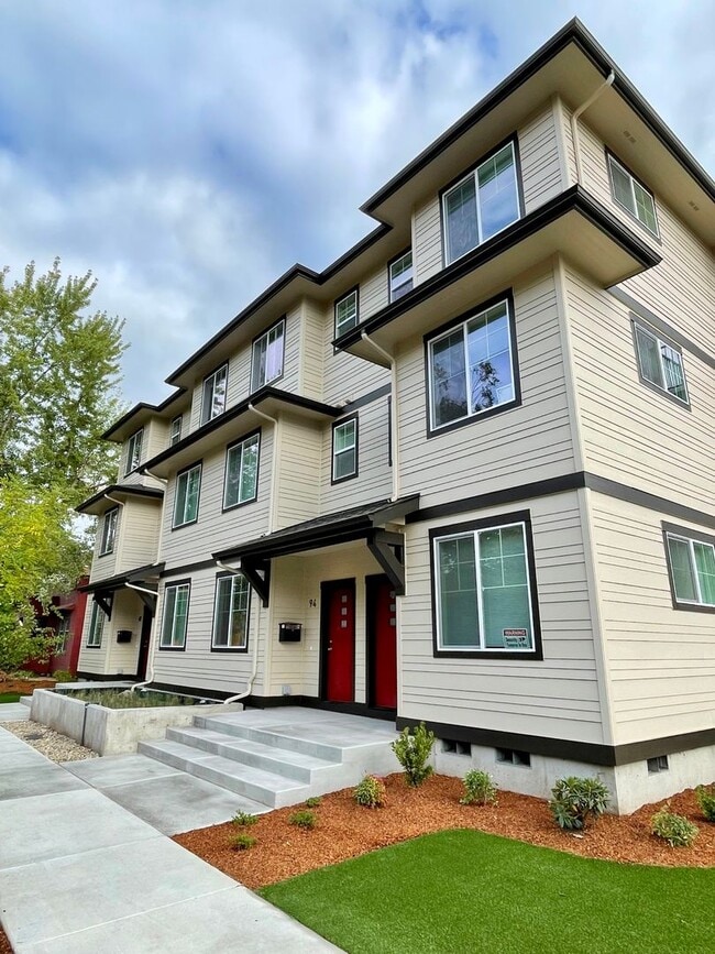 Photo - NEW 4 Bedroom / 4.5 Bath Duplex. A/C in every bedroom