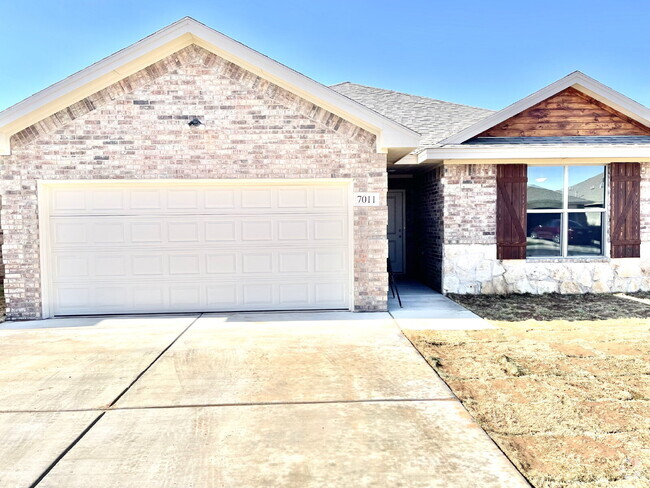 Building Photo - Beautiful 3-Bed Oasis with Granite Touches... Rental