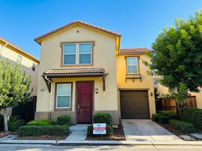 Building Photo - $2,195 Harlan Ranch, 3 Bed 2.5 Bath - Elev... Rental