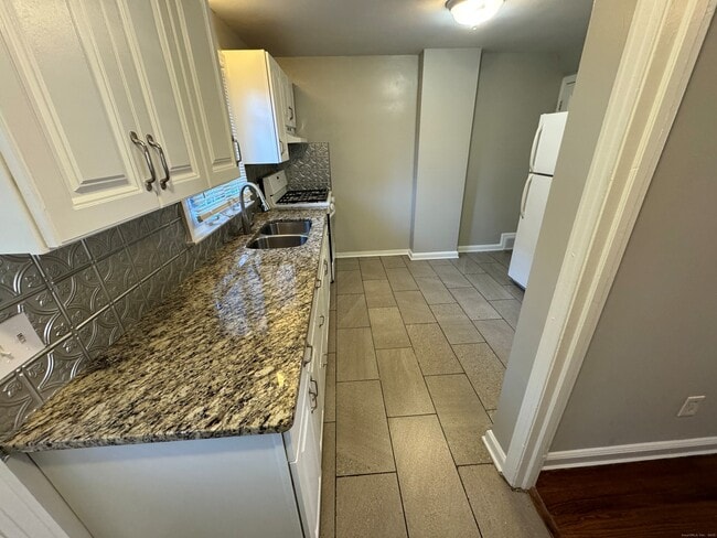 Photo - 1160 Whitney Ave