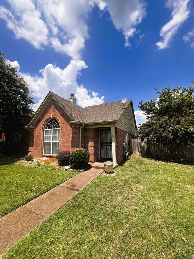 Building Photo - 6900 Wrigley Dr Rental