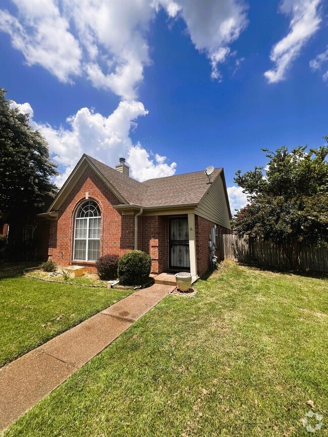 Building Photo - 6900 Wrigley Dr Rental