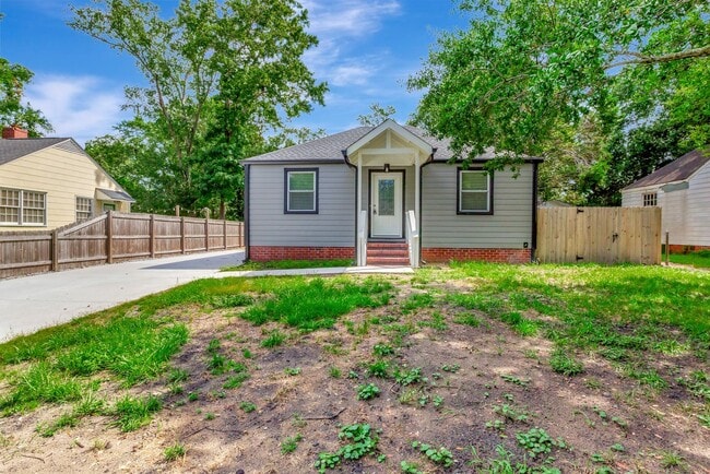Building Photo - Completely Renovated Gem in Park Circle Rental